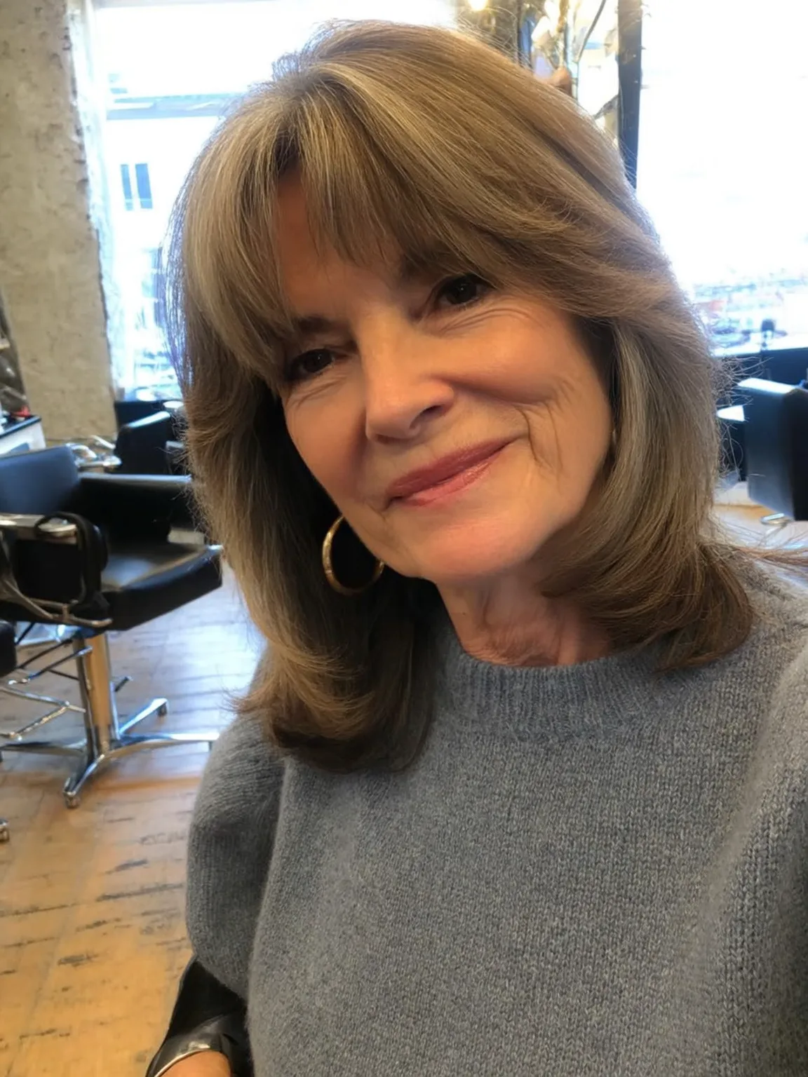 Shoulder-Length Straight Ash Brown Layers